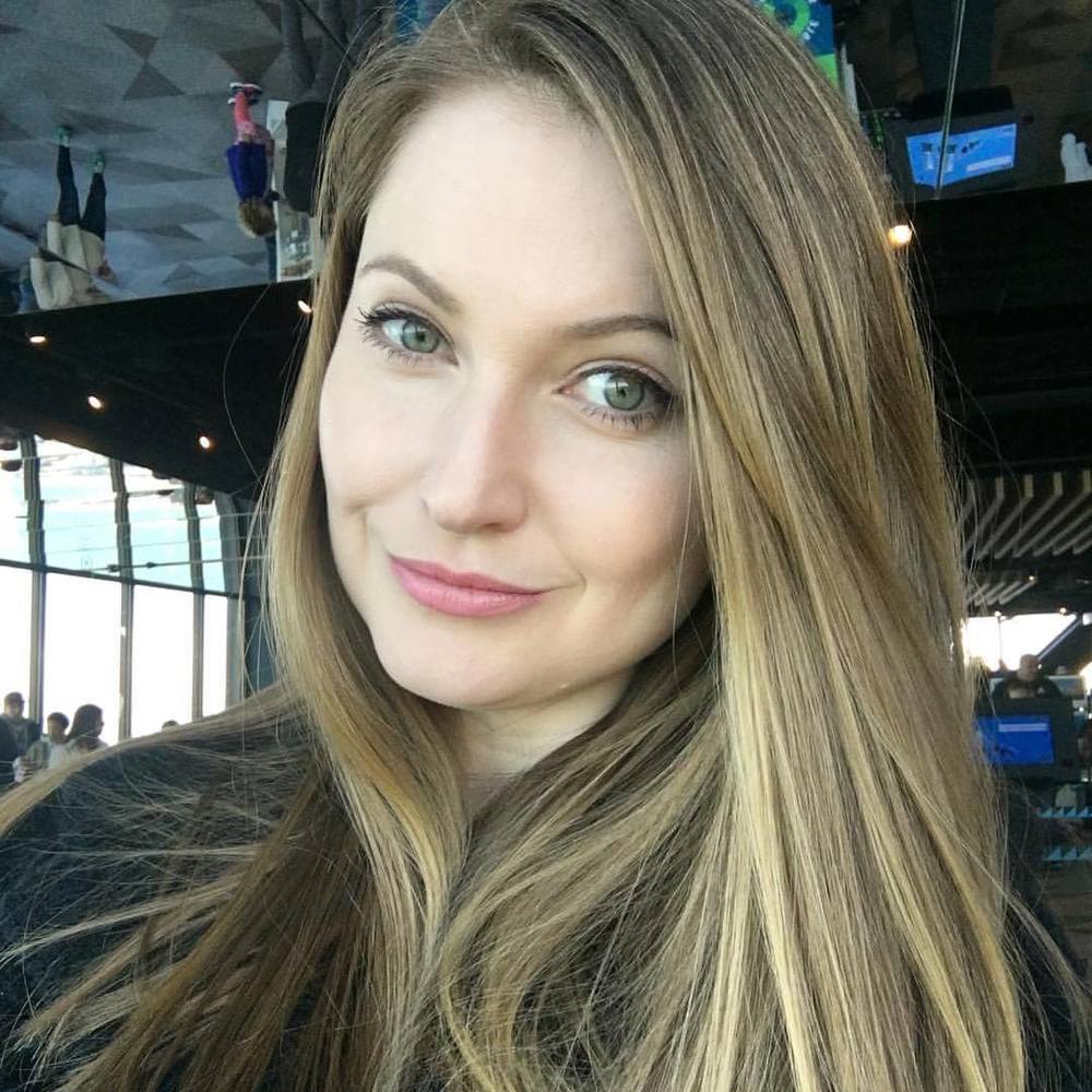 Meet your Posher, Cristiane martínez